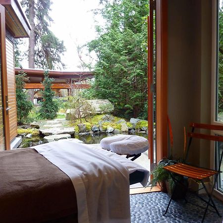 Pointhouse Suites On Sargeant Bay Halfmoon Bay Extérieur photo