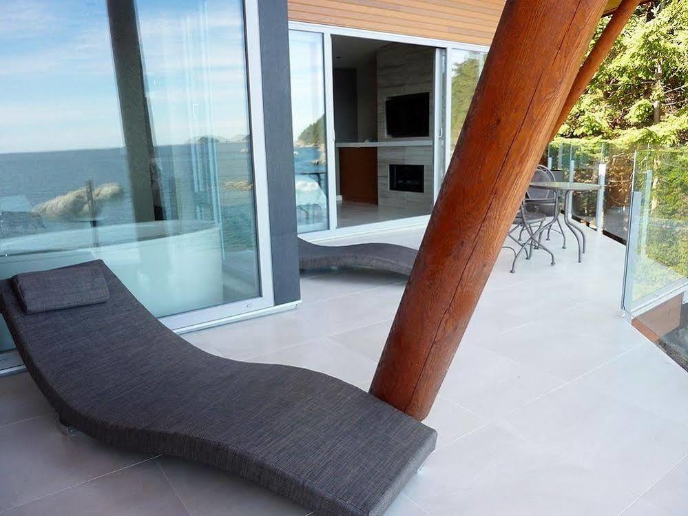 Pointhouse Suites On Sargeant Bay Halfmoon Bay Extérieur photo